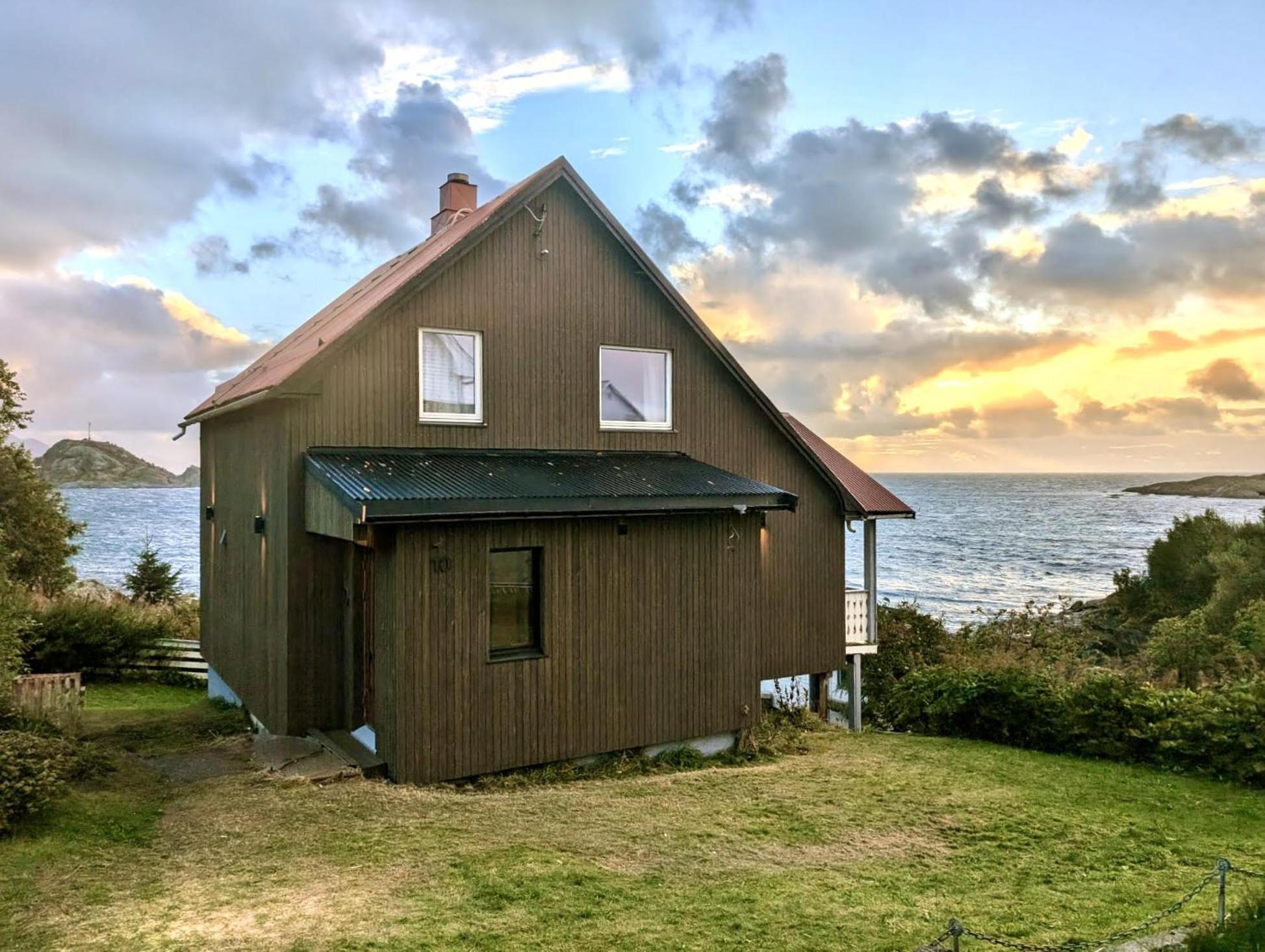 House By The Sea Reine, Lofoten Εξωτερικό φωτογραφία